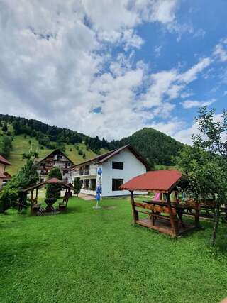 Гостевой дом Casa Mădălina Брашов-3