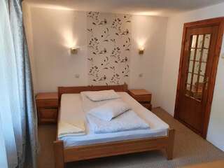 Гостевой дом Casa Mădălina Брашов-7